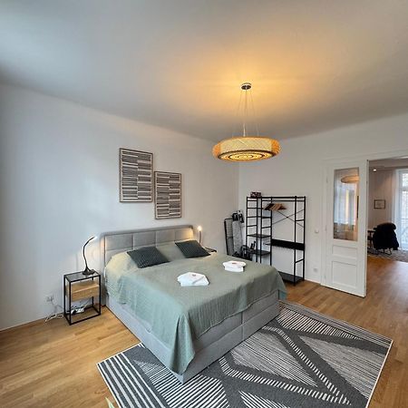 Trendy Apartment Zentral Gelegen Wenen Buitenkant foto