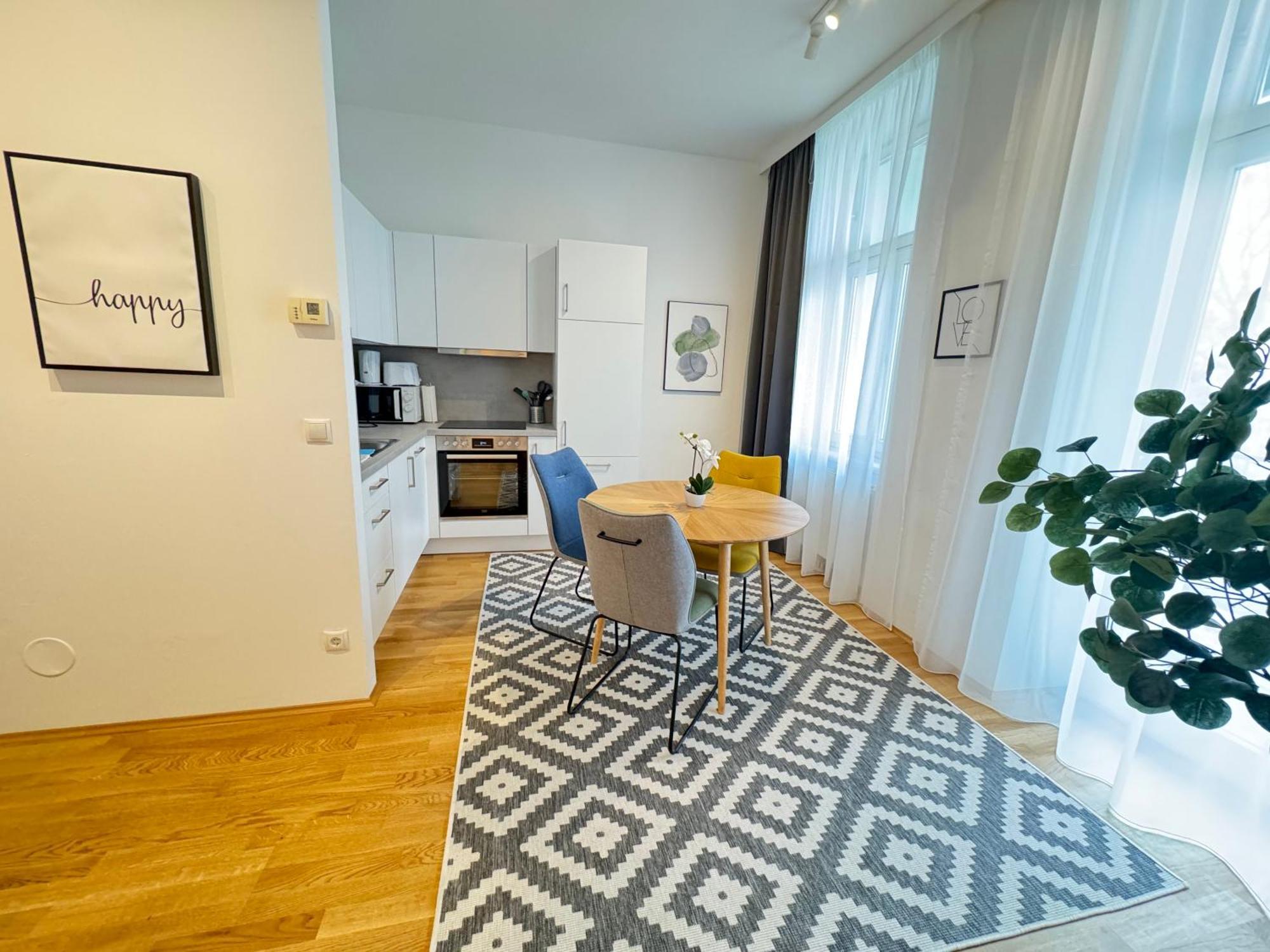 Trendy Apartment Zentral Gelegen Wenen Buitenkant foto