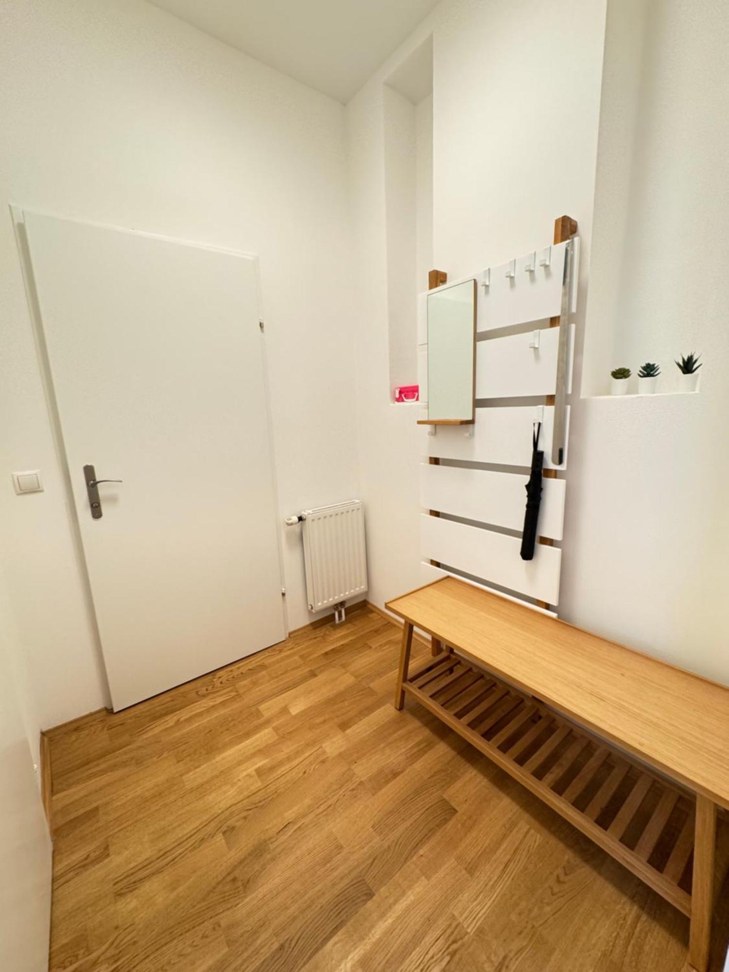 Trendy Apartment Zentral Gelegen Wenen Buitenkant foto